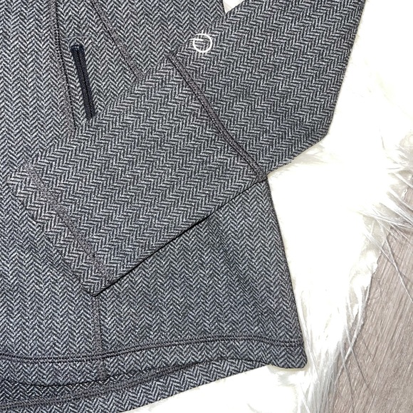 Calia by Carrie Underwood Gray Printed Zip Up - Picture 4 of 7